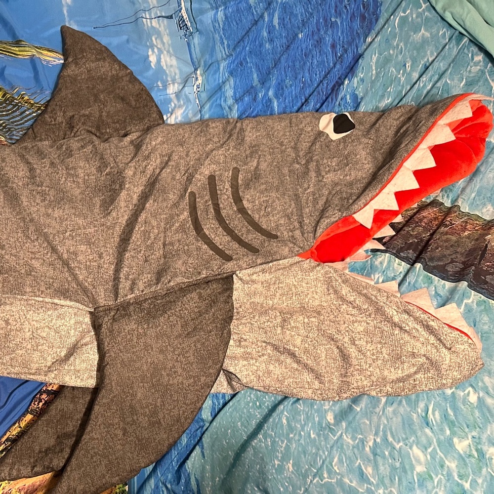 OS Shark entertainment/ sleeping bag